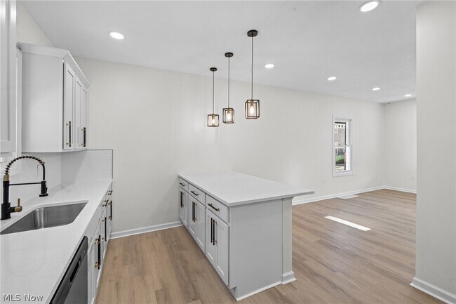 Building Photo - 12028 Wade Park Ave