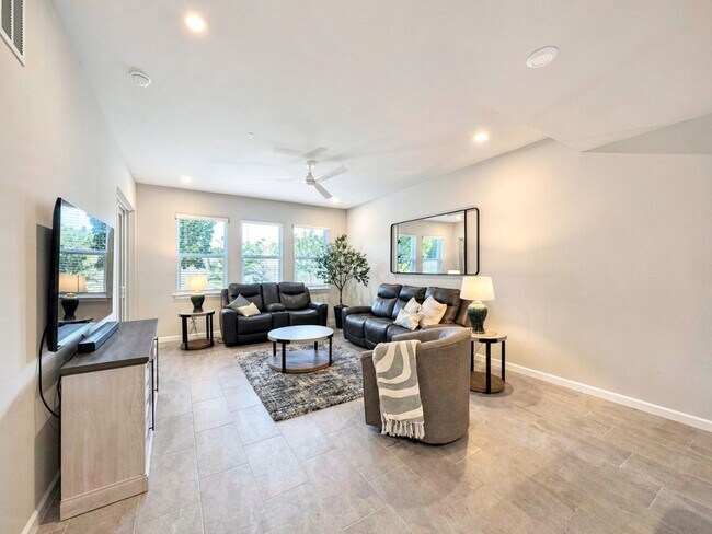 Building Photo - 4660 Arboretum Cir