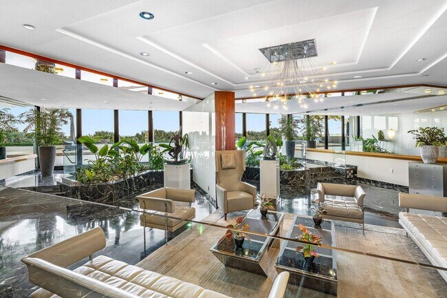 Building Photo - 1500 S Ocean Blvd