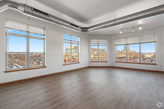 Building Photo - Six Points Apartments