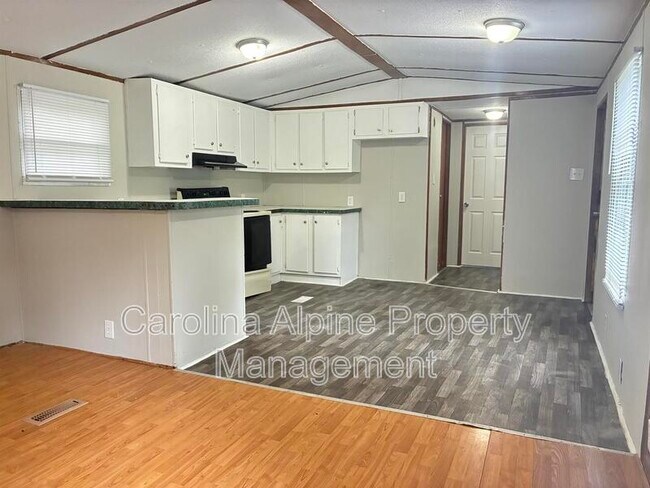 Building Photo - 517 Skylark Ln
