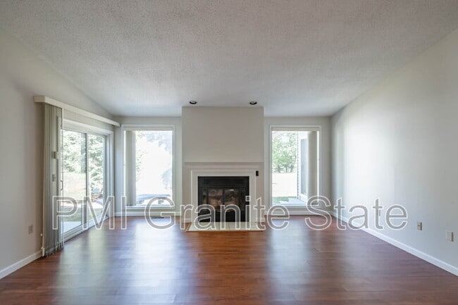 Building Photo - 44 Walden Pond Dr