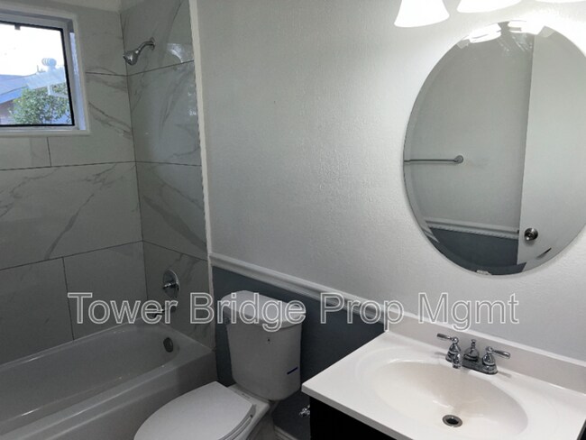 Building Photo - 1328 School St