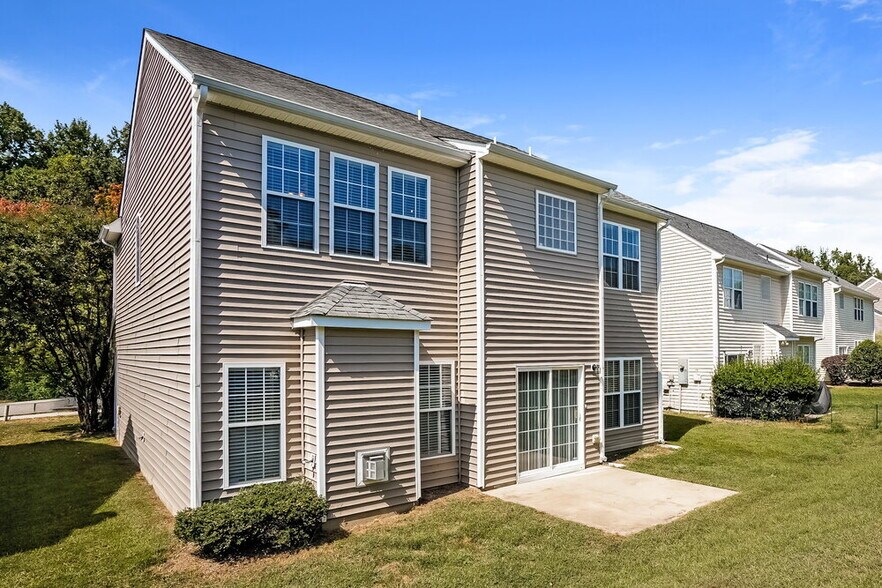 Building Photo - 8152 Rolling Glenn Dr