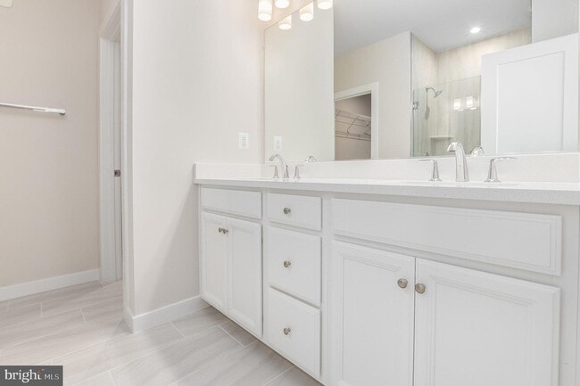 Building Photo - 44514 Wolfhound Sq