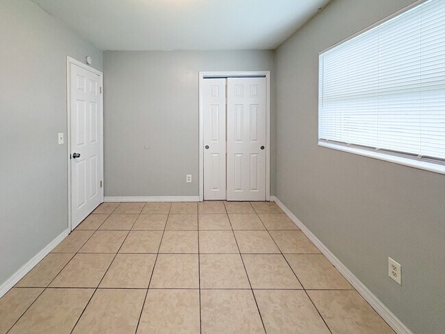 Building Photo - 284 17th St NE