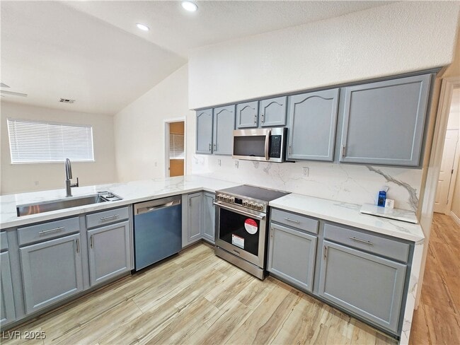 Building Photo - 3741 Malibou Ave