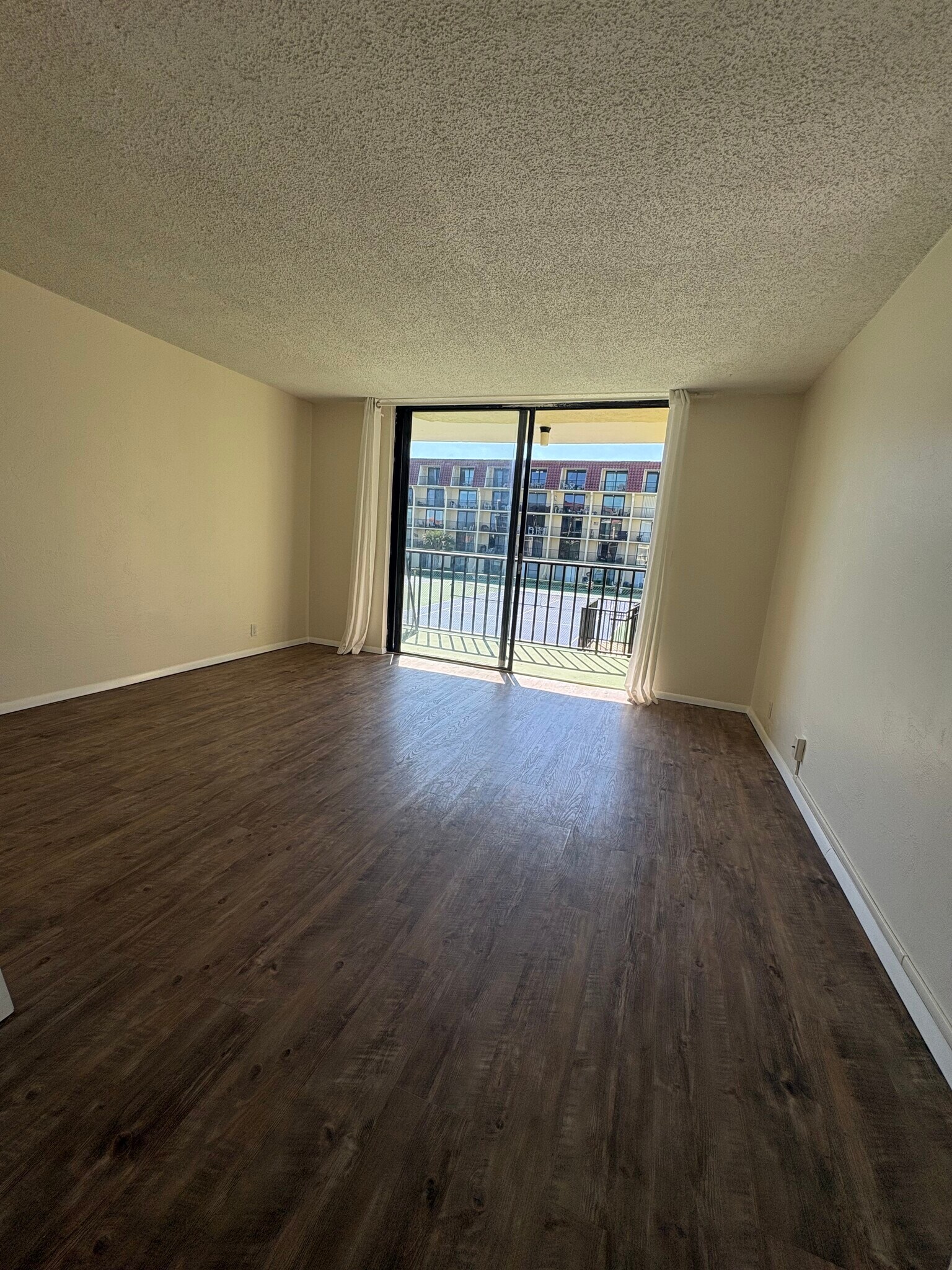 Building Photo - 1441 N Atlantic Ave