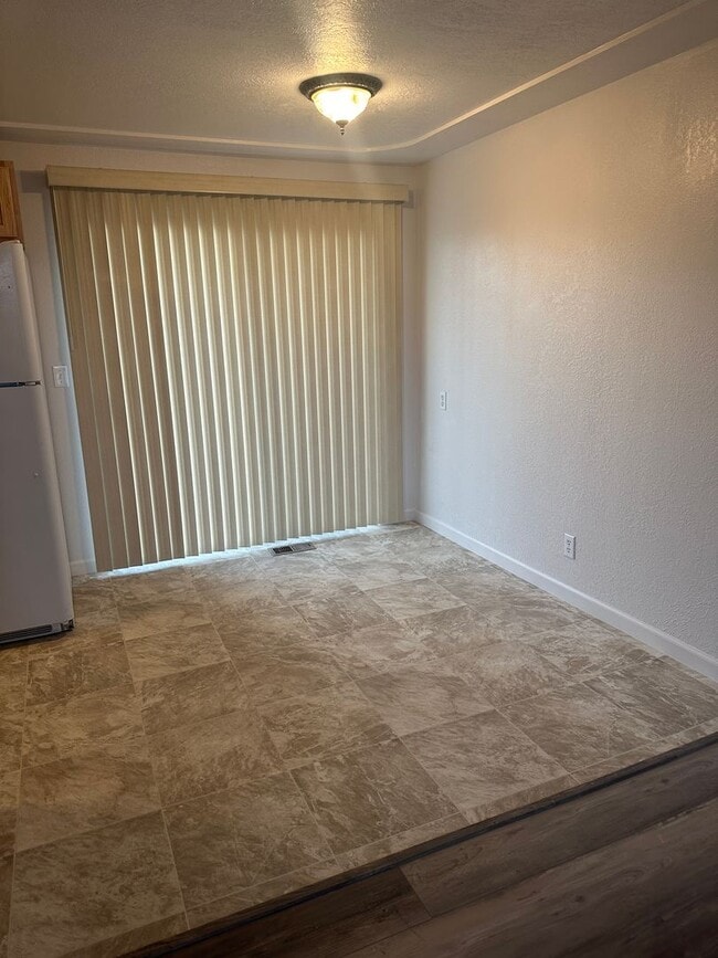Building Photo - Fully Remodeled Home, Move In Ready! Pet considered with approved application.