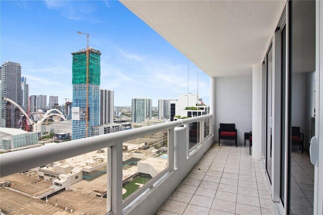 Building Photo - 1717 N Bayshore Dr