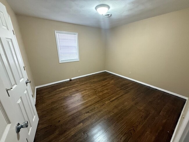 Building Photo - 2505 Rosebrier Ave