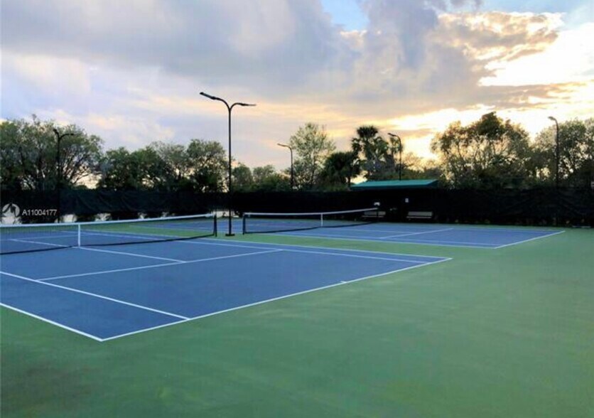 Building Photo - 16300 Golf Club Rd