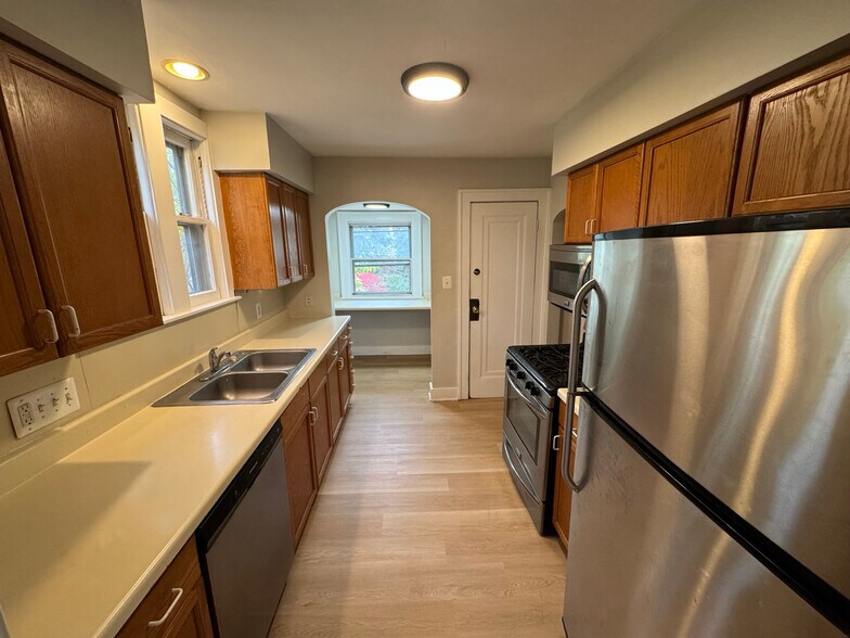 Kitchen - 260 Spencer St