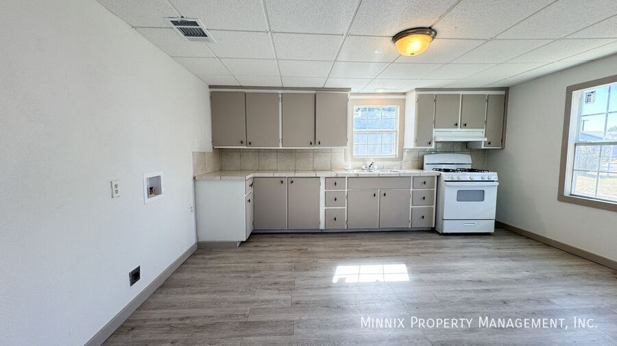 Building Photo - 3004 39th St