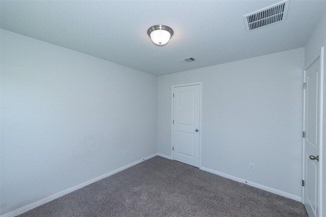 Building Photo - 216 Pearland St