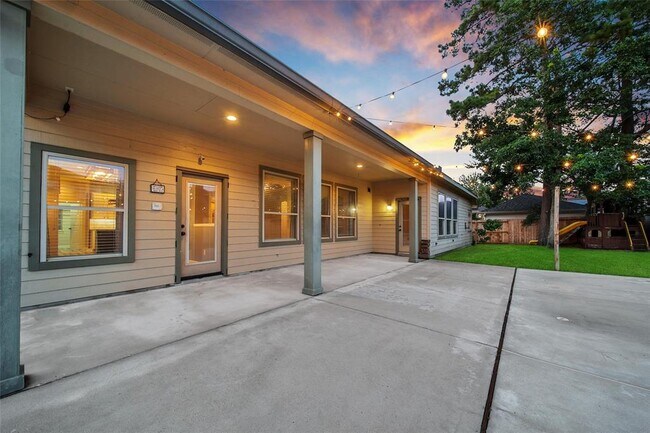 Building Photo - 27225 Alexandra Springs Ln