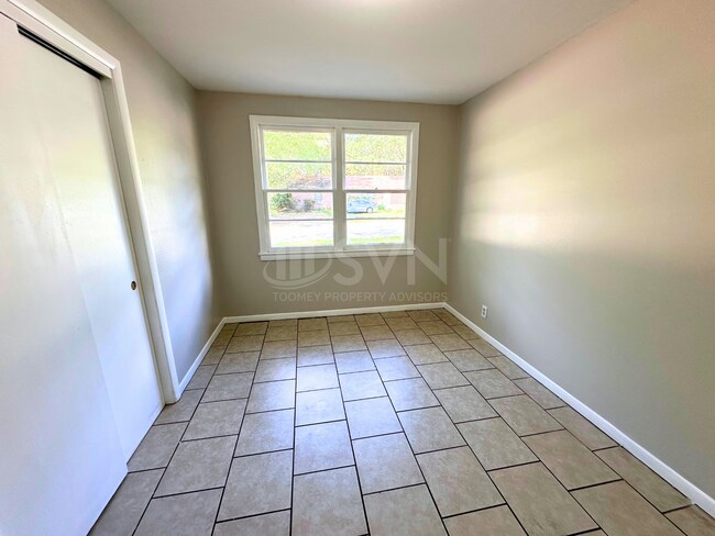 Building Photo - 1250 Druid Dr