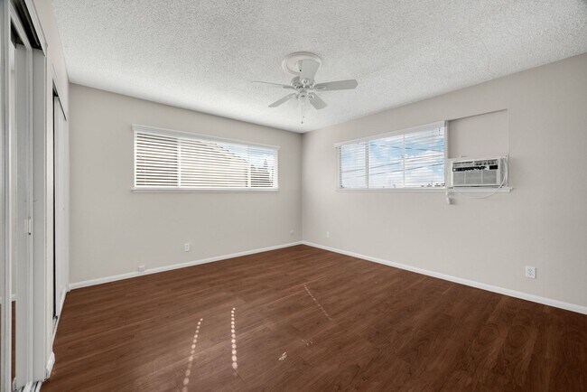 Building Photo - Tri Level 4 bedroom plus Family Room in Yorba Linda