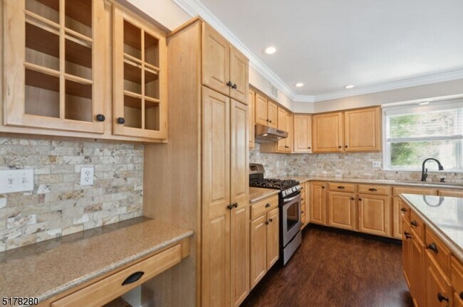 Building Photo - 408 Prospect Ave