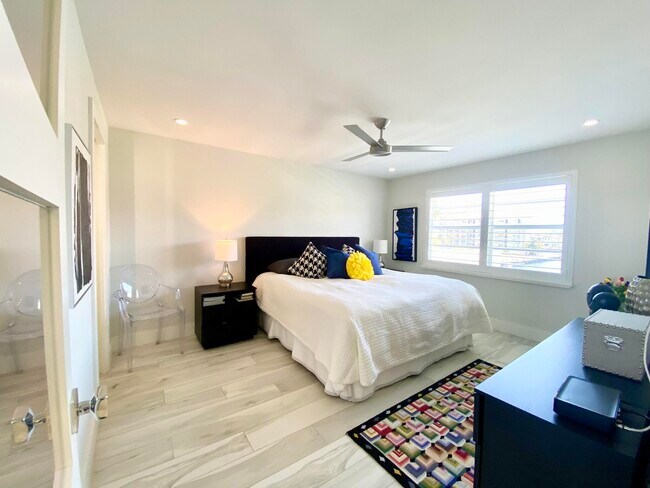 Building Photo - 2871 N Ocean Blvd