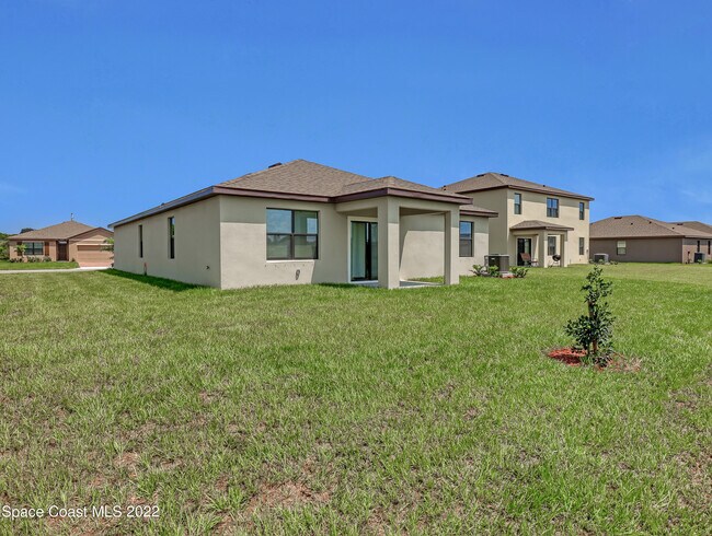 Building Photo - 7418 Tourmaline Dr