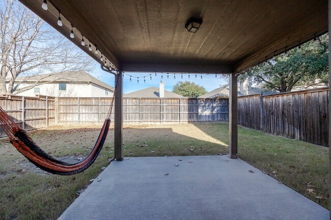 Building Photo - 5828 Pebble Ridge Dr