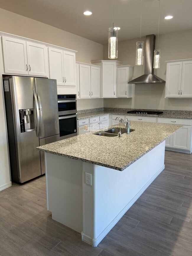 Building Photo - Luxury Living in Oro Valley $2750.