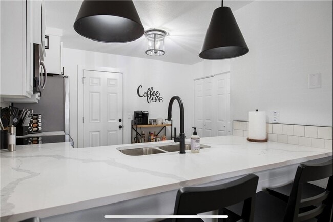 Building Photo - 902 Durham Pl