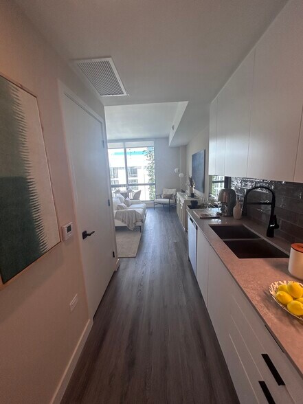 Building Photo - 1940 NW 2nd Ct