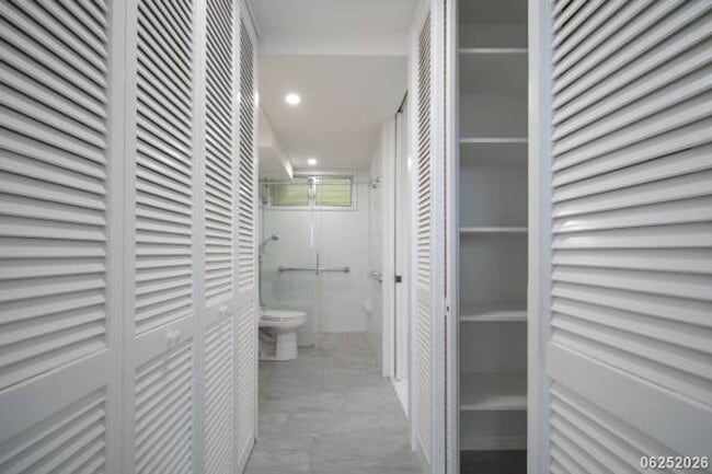 Building Photo - Fully Remodeled 1BR/1BA/1PKG Unit in Waialae Gardens (Kahala)