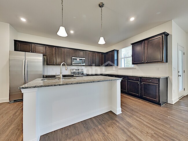 Building Photo - 3069 Day Flower Dr