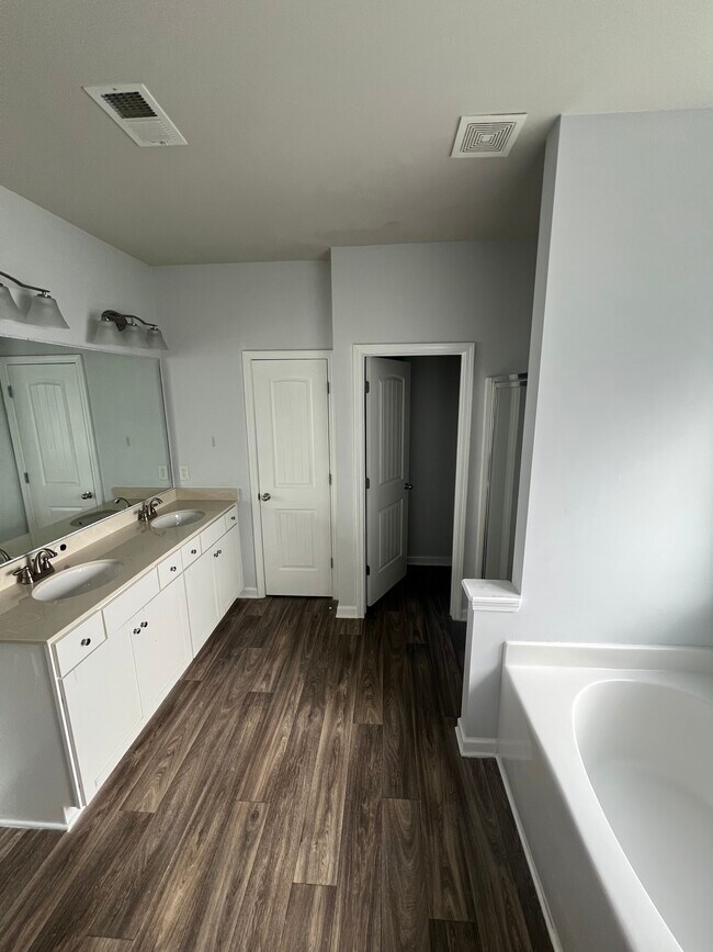 Building Photo - 118 Celebration Song