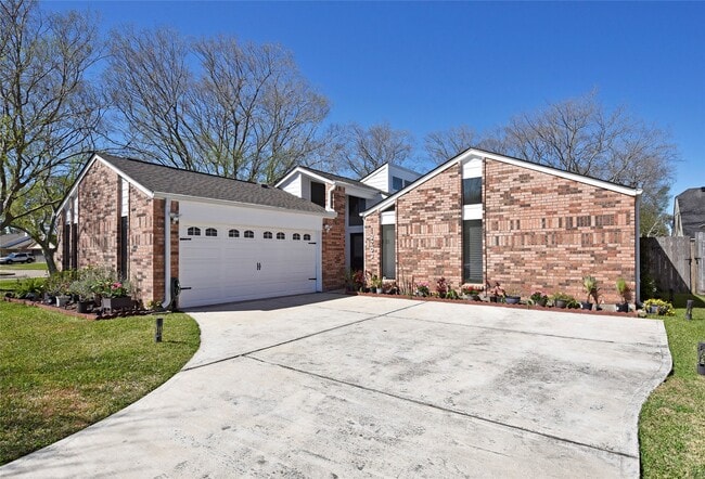 Building Photo - 3203 E Rangecrest Pl