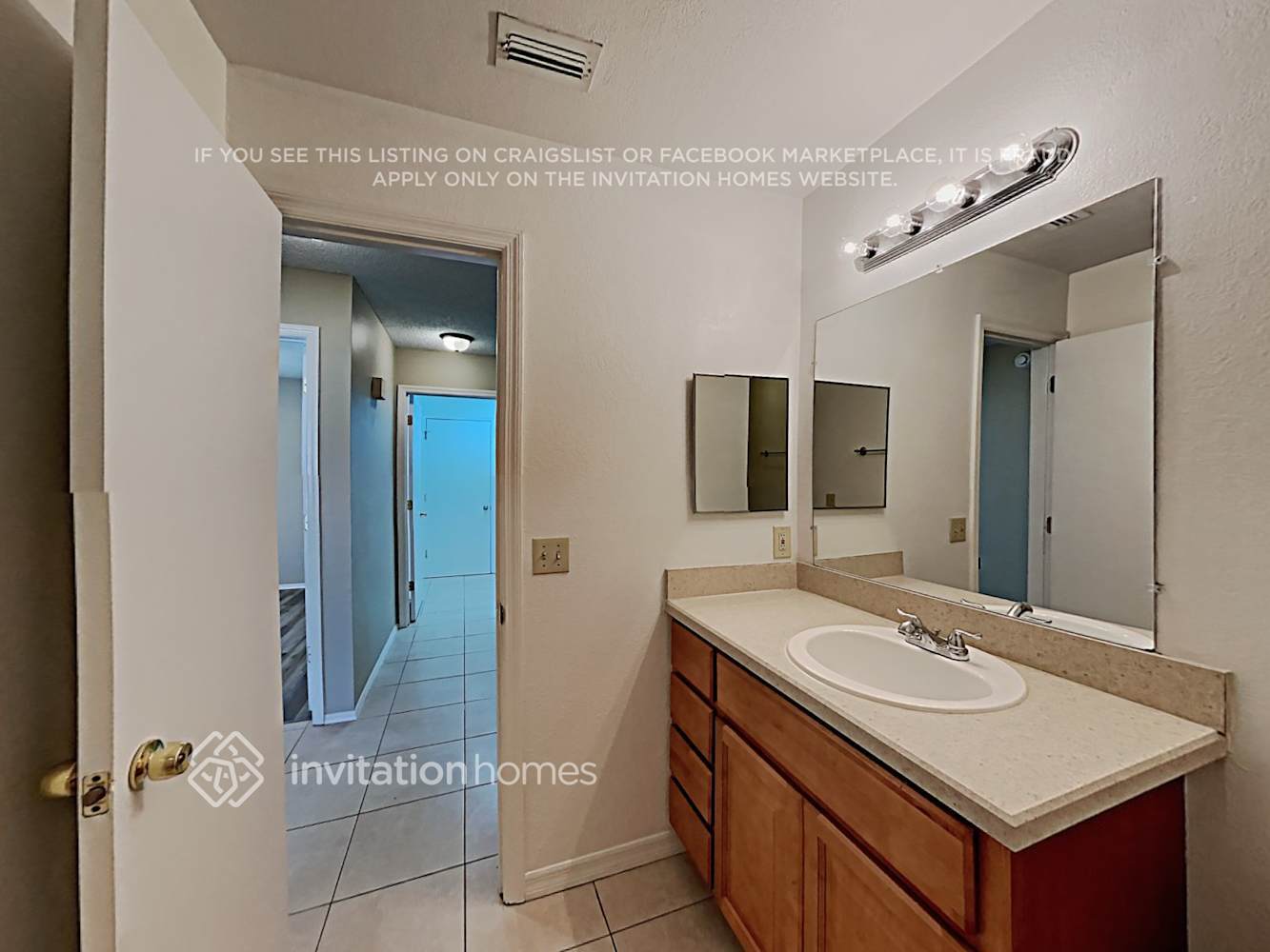 Building Photo - 512 W Springtree Way