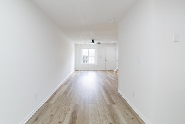 Building Photo - 1766 Forest Side Ln