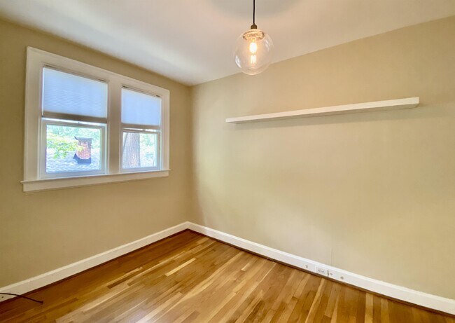 Building Photo - 1105 Virginia Ave