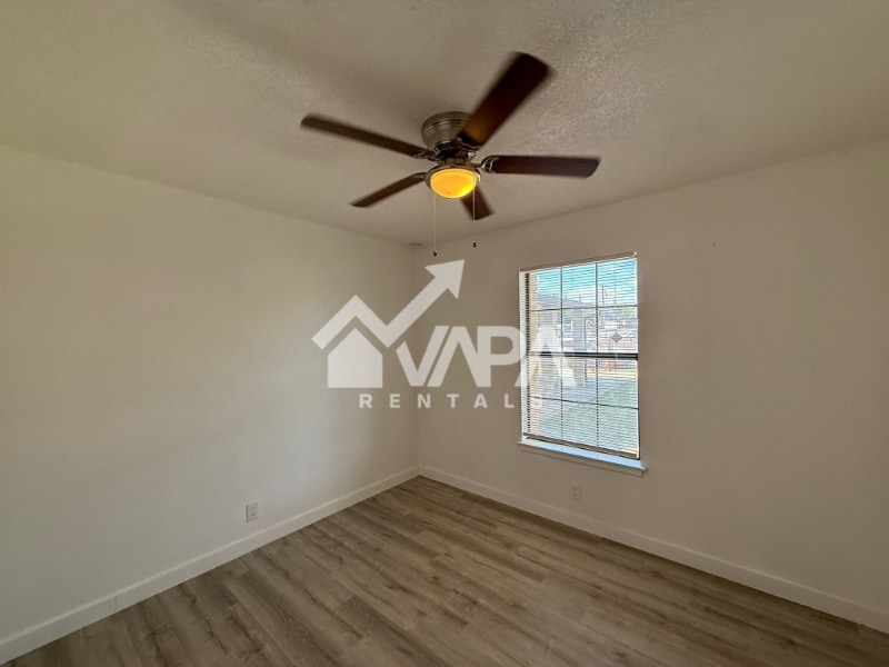 Building Photo - 6230 Viva Max Dr