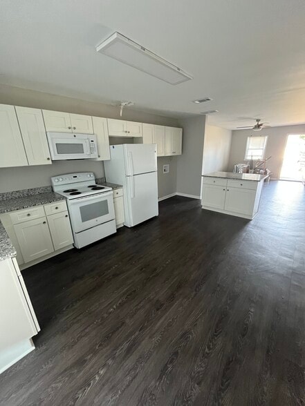 Building Photo - 101 Linda St