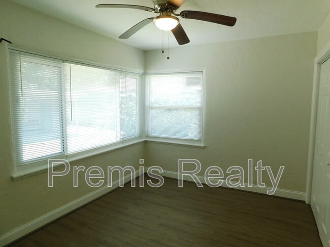 Building Photo - 5156 5th Ave S