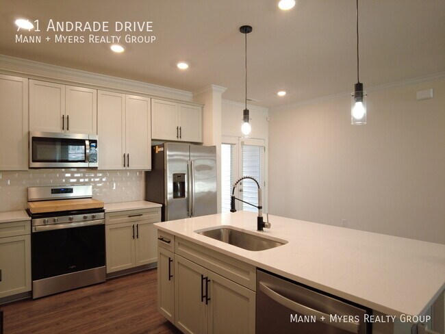 Building Photo - 741 Andrade Dr