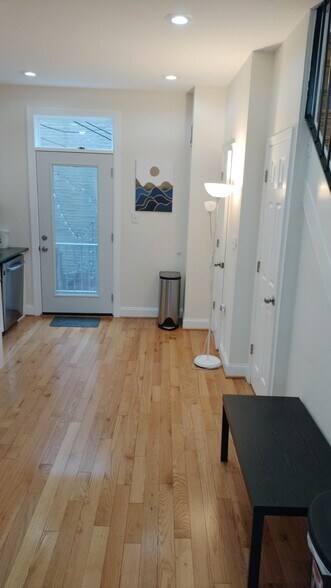 Building Photo - 1632 New Jersey Ave NW