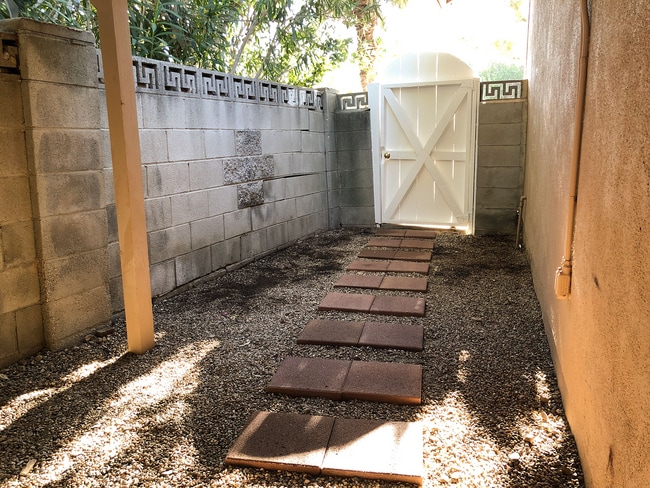 private entry - 26065 Adamor Rd