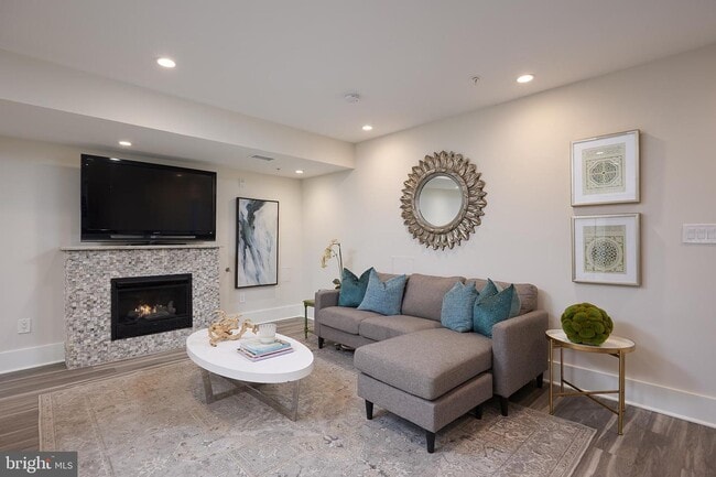 Building Photo - 34 Channing St NW