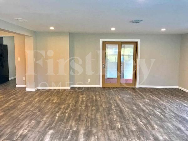 Building Photo - 6451 SW 2nd St