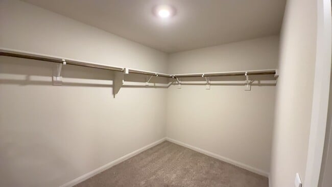 Building Photo - Start your year off right in this beautiful 4bed/2bath new construction home!