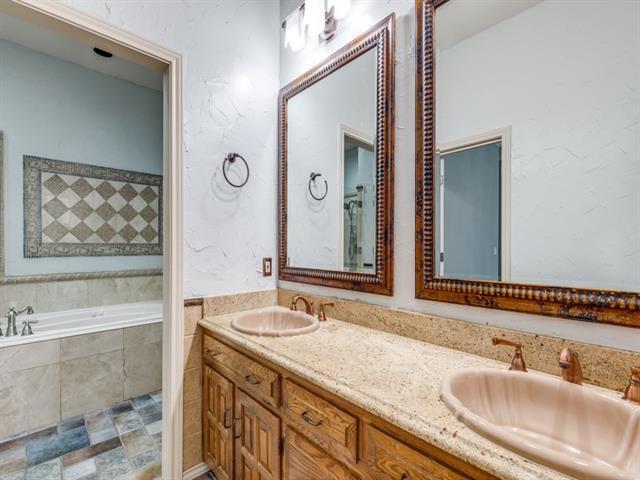 Building Photo - 9138 Valley Chapel Ln