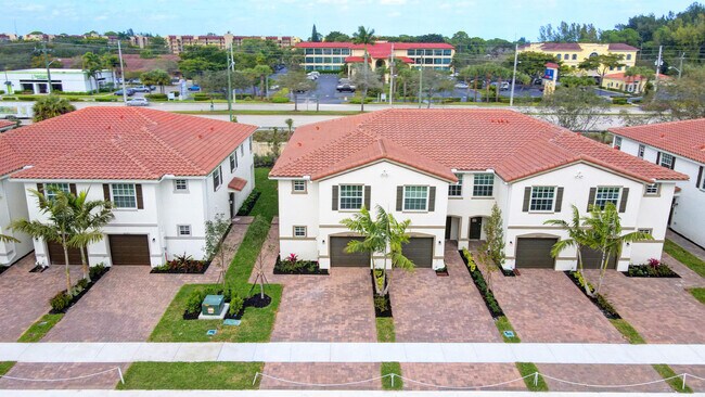 Building Photo - 6875 Broadwater Ln