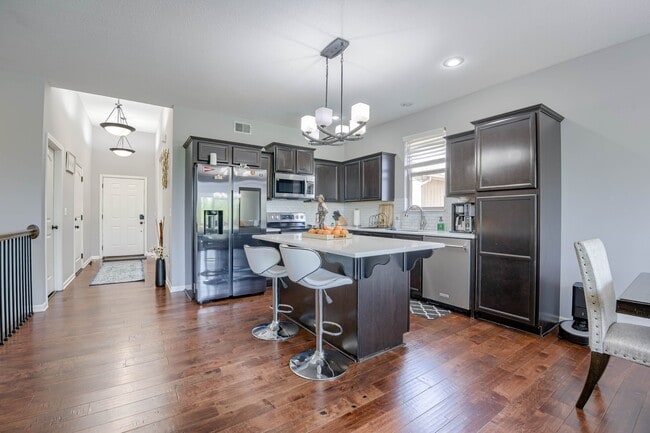 Building Photo - 15523 Valley View Dr