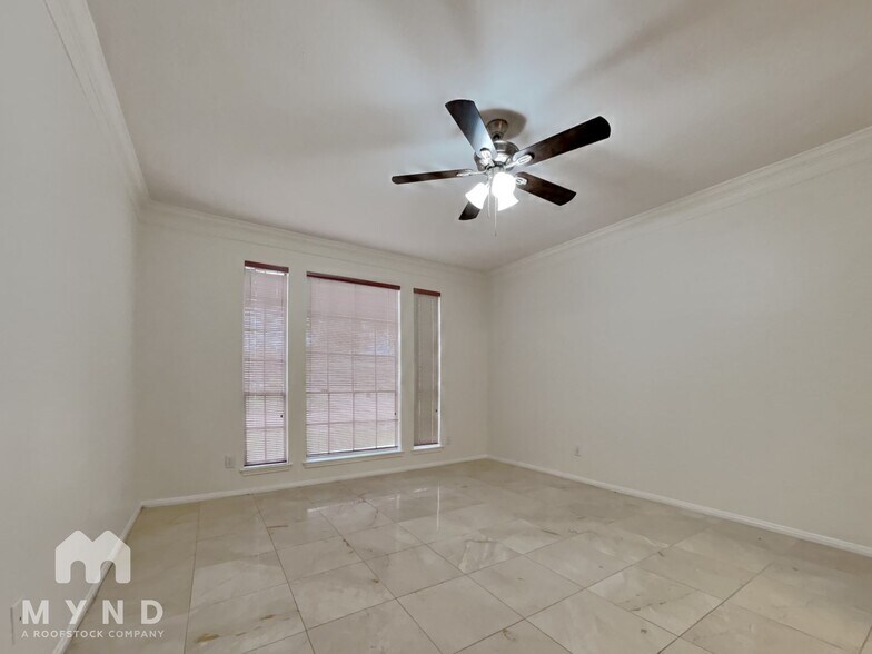 Building Photo - 9511 Weldridge Dr