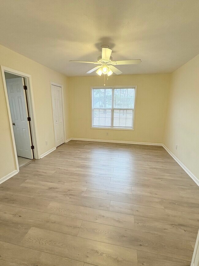 Building Photo - 6020 Quinn Rd